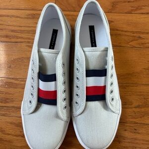 NEW Tommy Hilfiger women sneakers size 7.5